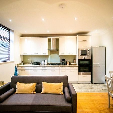 Stay With Serena Homes , One Bedroom Apartment Purley Exterior foto