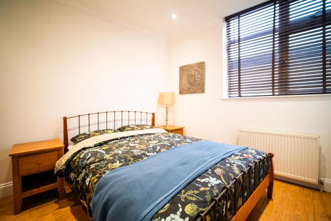 Stay With Serena Homes , One Bedroom Apartment Purley Exterior foto