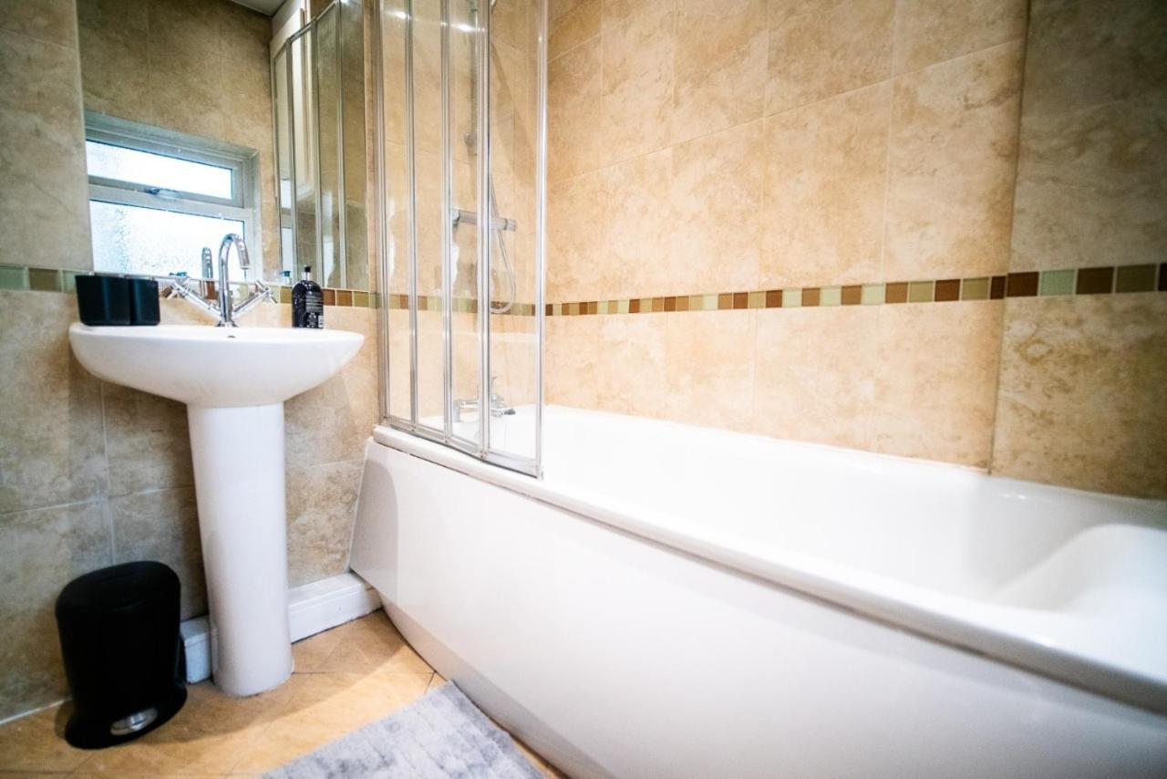 Stay With Serena Homes , One Bedroom Apartment Purley Exterior foto